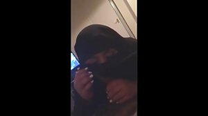 Foxy Pharoah Cherry Kiss attache son esclave et lui fait plaisir à sa chatte GP1777 filme porno gratis xx