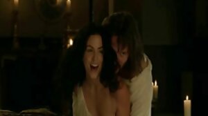 Maya Kendrick baise dans le salon video porno gratuite femme mature avec ses yeux bleus